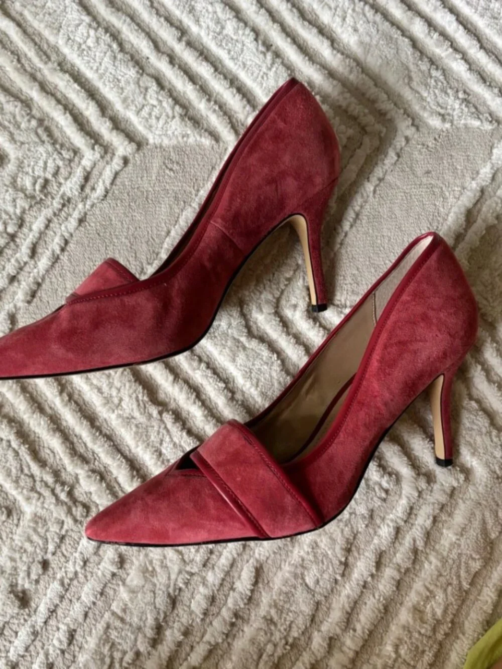Y2K White House Black Market Pink Faux Suede Pumps